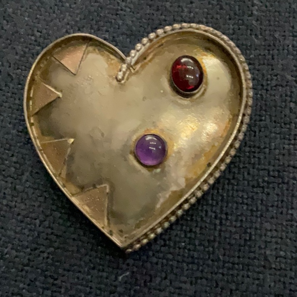 Roggio heart pin